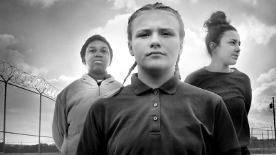 Những cô gái sau song sắt (Girls Incarcerated)
